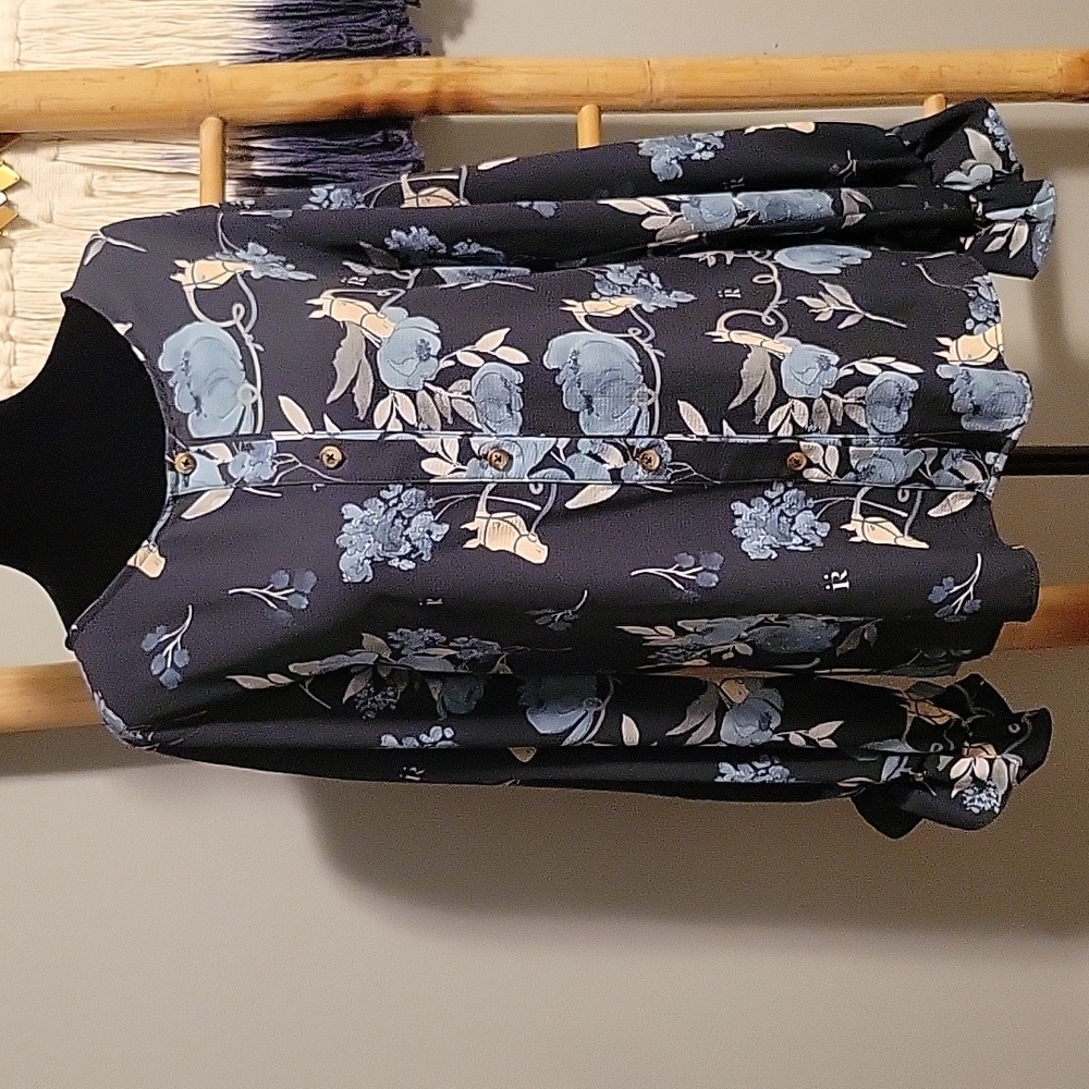 RONNER Floral Button-Up Blouse